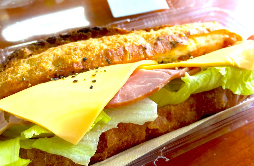 阿蘇のランチ、道の駅阿蘇のお弁当「フランスパンサンド」